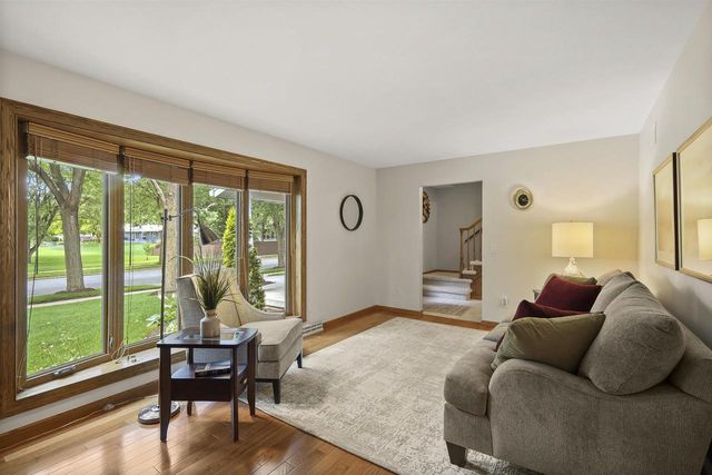 125 Coach House Drive, Madison, WI 53714