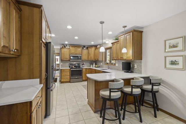 125 Coach House Drive, Madison, WI 53714