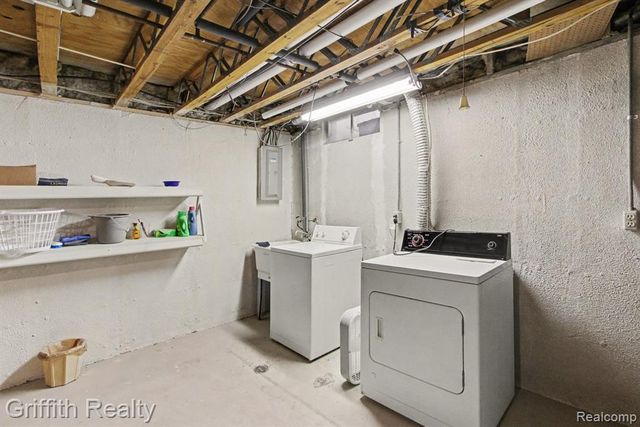 25231 Potomac Drive 2, South Lyon, MI 48178