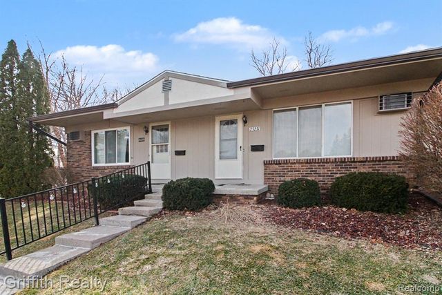 25231 Potomac Drive 2, South Lyon, MI 48178