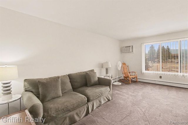 25231 Potomac Drive 2, South Lyon, MI 48178