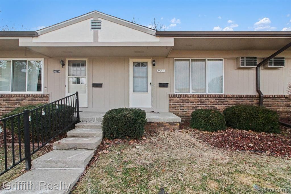 25231 Potomac Drive 2, South Lyon, MI 48178