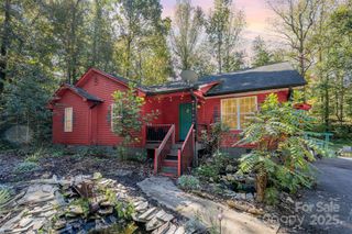 3735 26th Street Drive NE, Hickory, NC 28601
