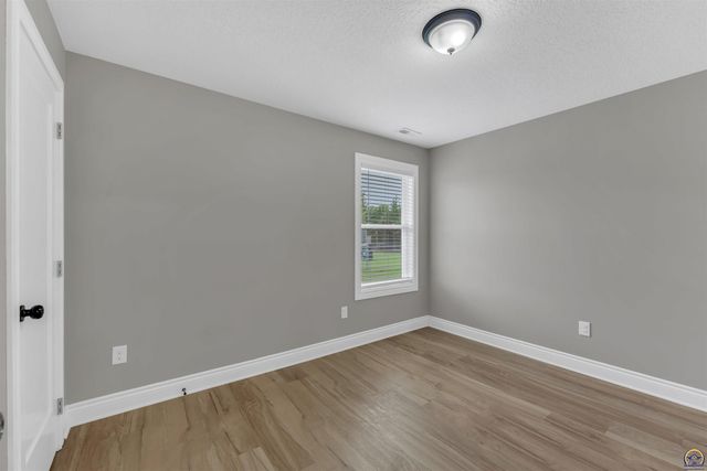 3306 SE Long ST, Topeka, KS 66605