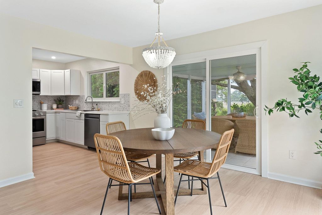 Image 15 of property listing at 1471 Battery Brown Court, Charleston, SC 29412