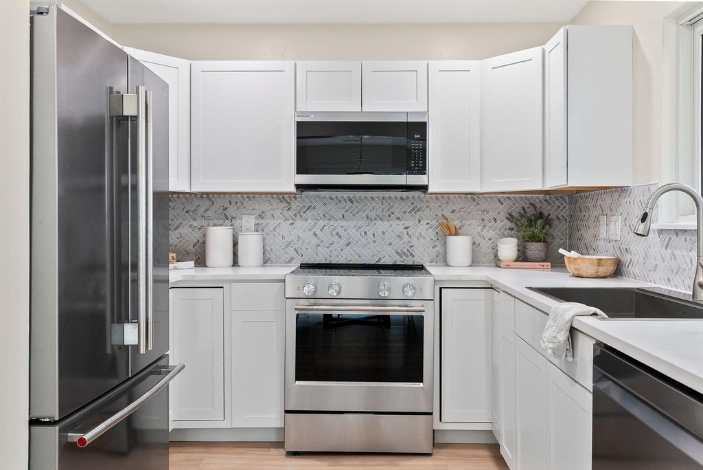 Image 18 of property listing at 1471 Battery Brown Court, Charleston, SC 29412