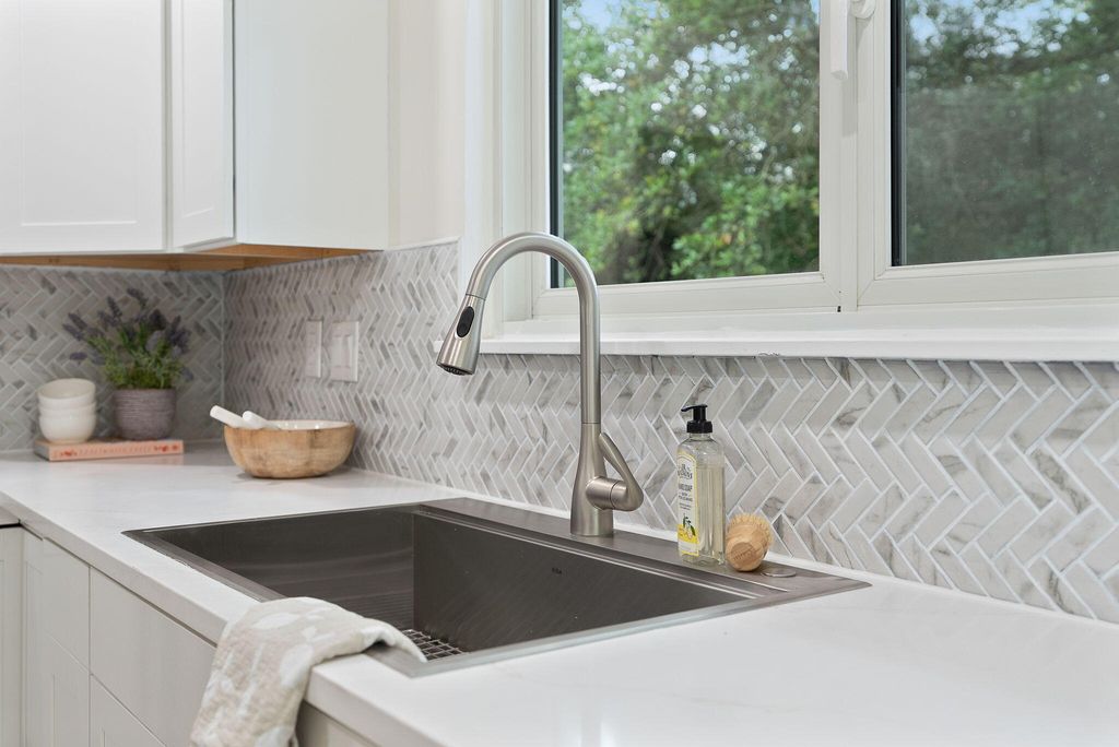 Image 19 of property listing at 1471 Battery Brown Court, Charleston, SC 29412