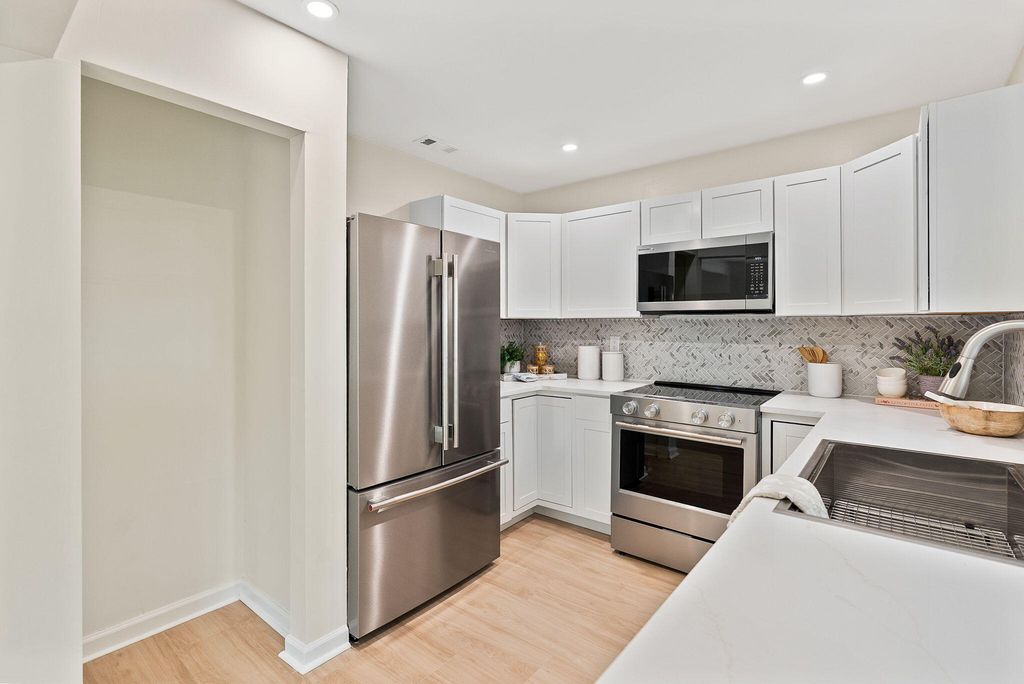 Image 21 of property listing at 1471 Battery Brown Court, Charleston, SC 29412