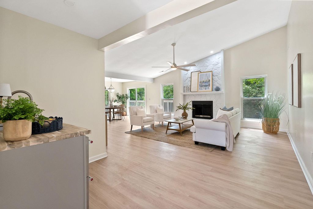 Image 3 of property listing at 1471 Battery Brown Court, Charleston, SC 29412