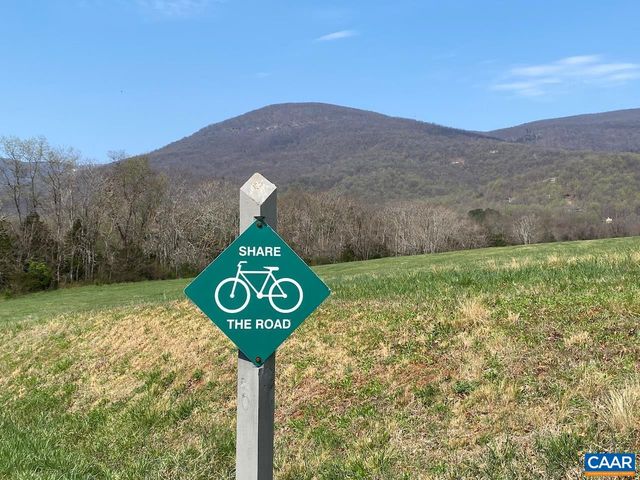 306 STONE ORCHARD DR, Nellysford, VA 22958