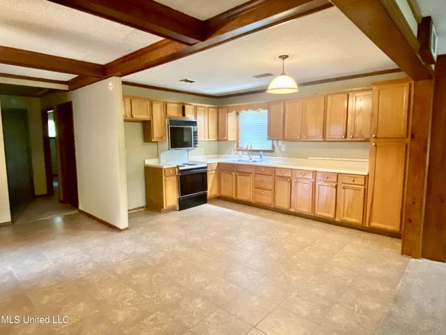 10883 Loch Venarcher Cove, Hernando, MS 38632