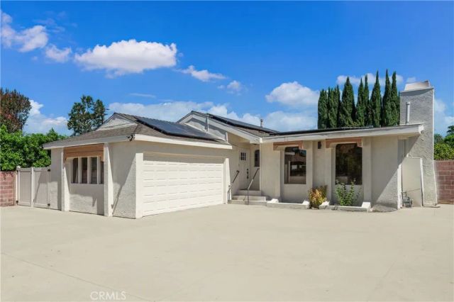 6246 Fallbrook, Los Angeles, CA 91367