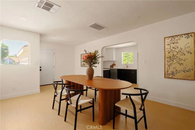 6246 Fallbrook, Los Angeles, CA 91367