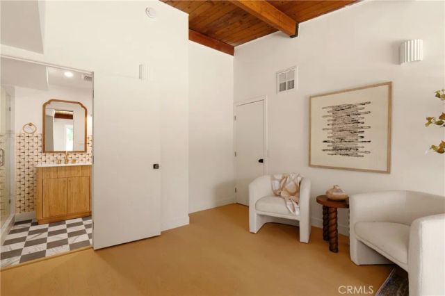 6246 Fallbrook, Los Angeles, CA 91367