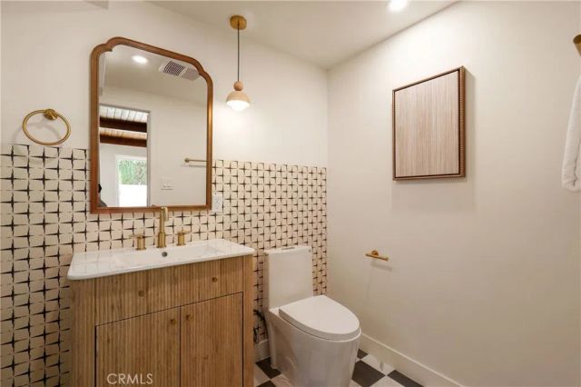 6246 Fallbrook, Los Angeles, CA 91367