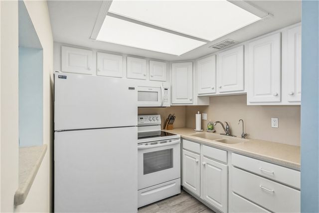 2800 Indian River Boulevard 7F, Vero Beach, FL 32960