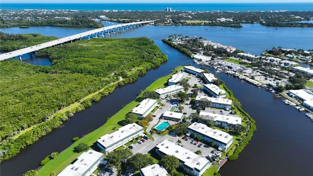 2800 Indian River Boulevard 7F, Vero Beach, FL 32960
