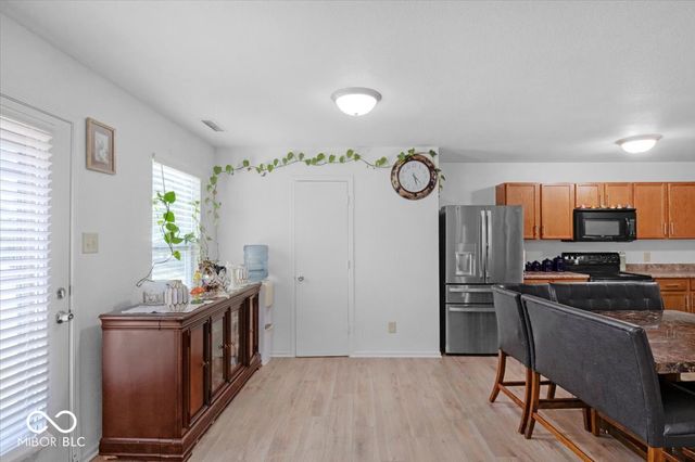 951 Curlew Lane, Greenwood, IN 46143