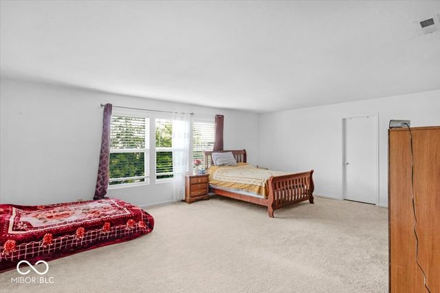 951 Curlew Lane, Greenwood, IN 46143