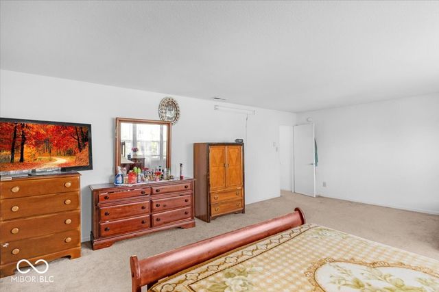 951 Curlew Lane, Greenwood, IN 46143