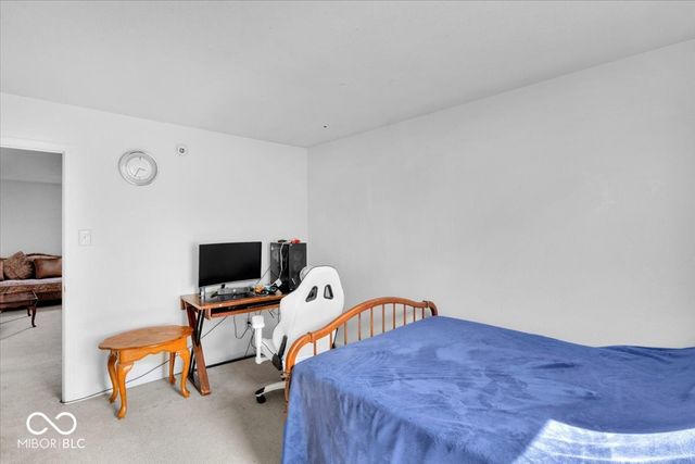 951 Curlew Lane, Greenwood, IN 46143