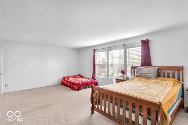 951 Curlew Lane, Greenwood, IN 46143