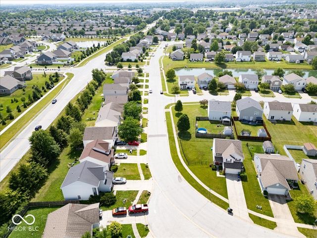 951 Curlew Lane, Greenwood, IN 46143