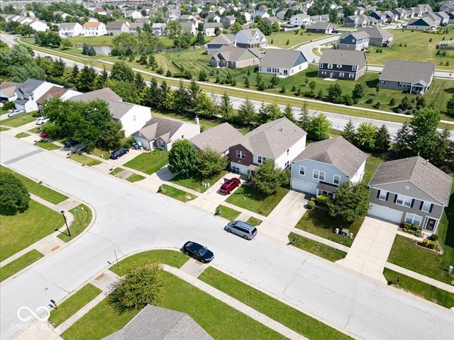 951 Curlew Lane, Greenwood, IN 46143