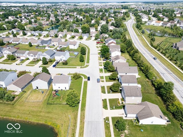 951 Curlew Lane, Greenwood, IN 46143