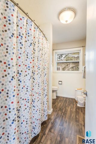 330 S Chicago Ave Avenue, Sioux Falls, SD 57103