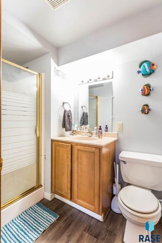 330 S Chicago Ave Avenue, Sioux Falls, SD 57103