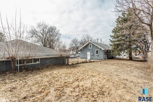 330 S Chicago Ave Avenue, Sioux Falls, SD 57103