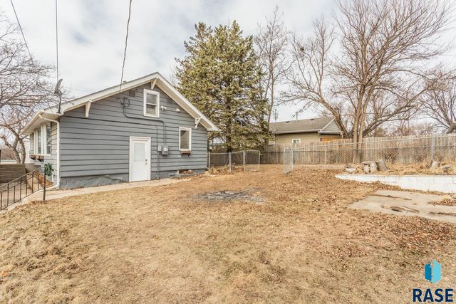 330 S Chicago Ave Avenue, Sioux Falls, SD 57103
