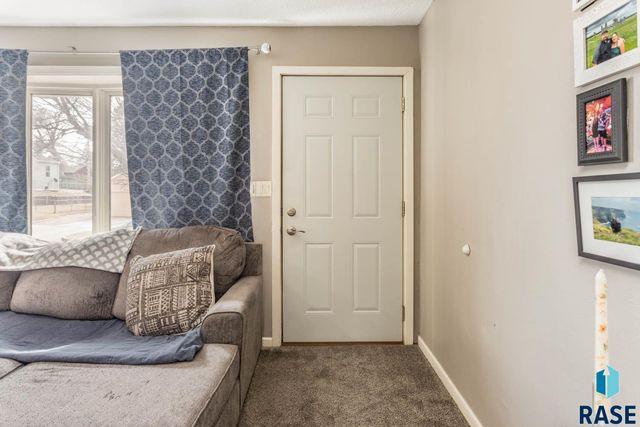 330 S Chicago Ave Avenue, Sioux Falls, SD 57103