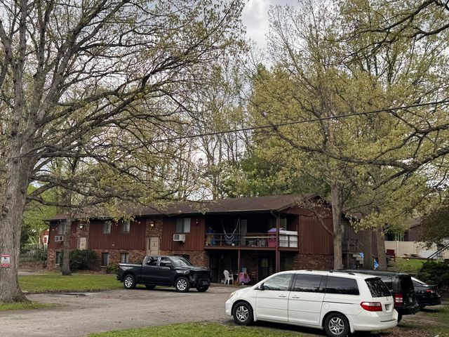 235-309 8th Avenue NW, Demotte, IN 46310