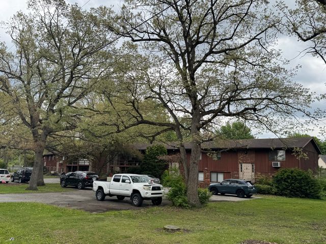 235-309 8th Avenue NW, Demotte, IN 46310