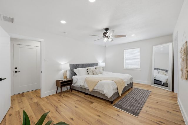3813 Fox Hollow Drive, Bedford, TX 76021