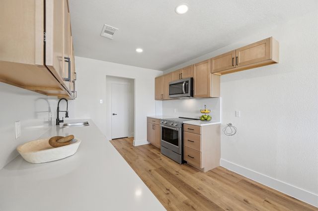 3813 Fox Hollow Drive, Bedford, TX 76021