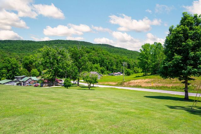 8851 Ra Griffith Highway, Whitwell, TN 37397