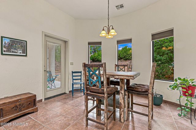 2284 Calais Avenue, Las Cruces, NM 88011