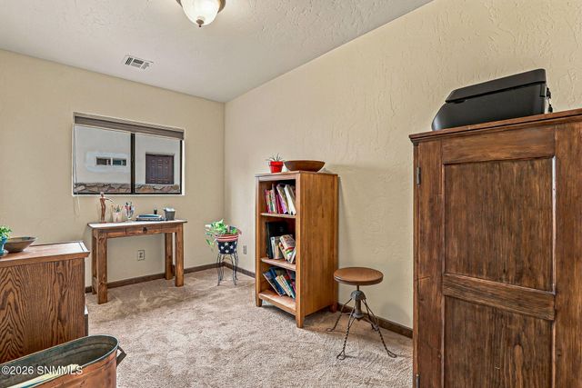 2284 Calais Avenue, Las Cruces, NM 88011