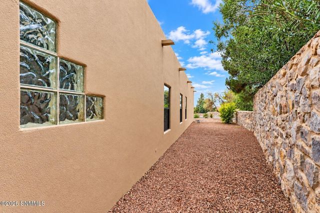 2284 Calais Avenue, Las Cruces, NM 88011