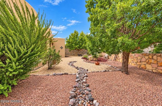 2284 Calais Avenue, Las Cruces, NM 88011