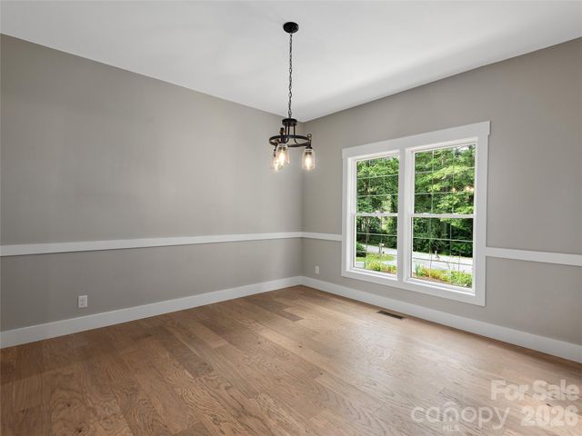104 Arrowood Lane, Hendersonville, NC 28791