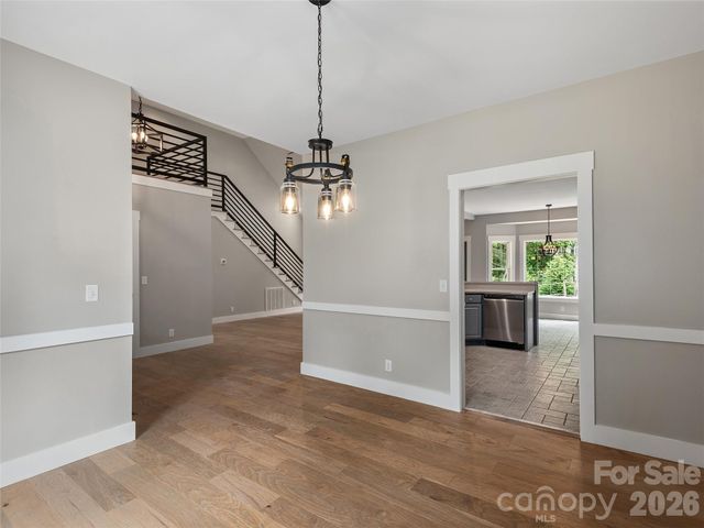 104 Arrowood Lane, Hendersonville, NC 28791