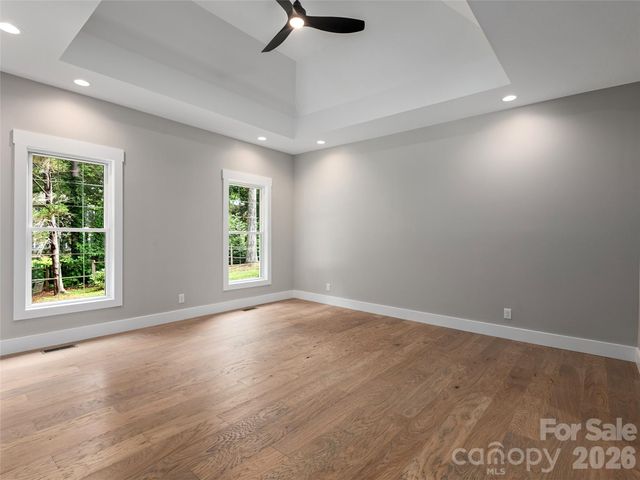 104 Arrowood Lane, Hendersonville, NC 28791