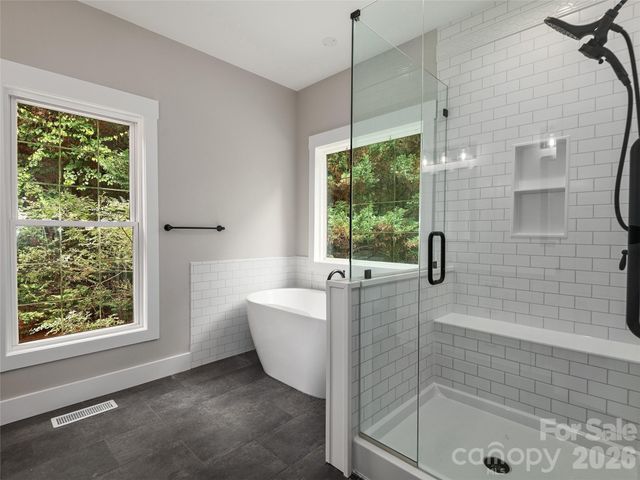 104 Arrowood Lane, Hendersonville, NC 28791