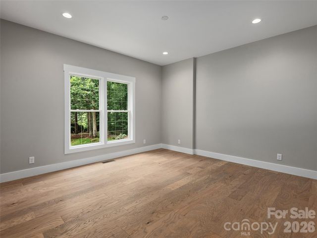 104 Arrowood Lane, Hendersonville, NC 28791