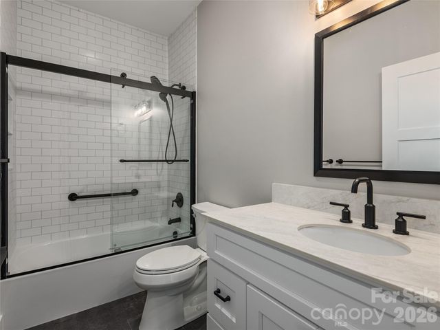 104 Arrowood Lane, Hendersonville, NC 28791