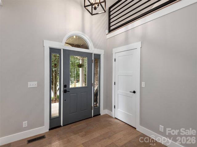 104 Arrowood Lane, Hendersonville, NC 28791